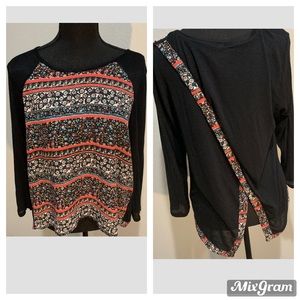 Xharalation top sz M like new